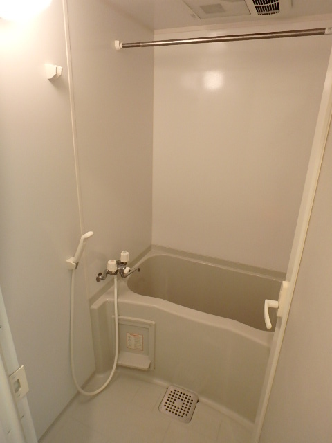 バス・シャワールーム　浴室乾燥機付きのバスルーム♪