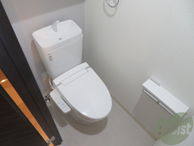 トイレ　トイレはウォシュレット付きなので嬉しいですね。