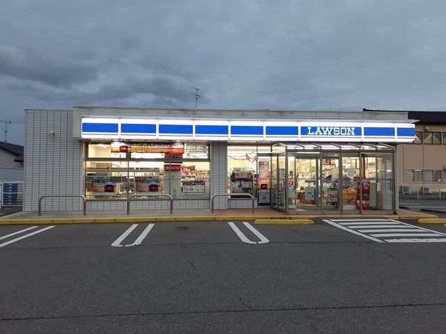 コンビニ　ローソン新発田富塚町二丁目店（コンビニ）まで190m