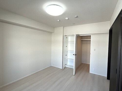 その他　洋室　※同タイプ別部屋2025.11新築未入居時撮影