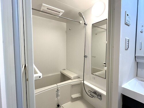 バス・シャワールーム　浴室　※同タイプ別部屋2025.12新築未入居時撮影