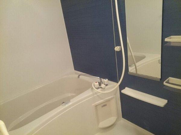 バス・シャワールーム　浴室乾燥機付き！