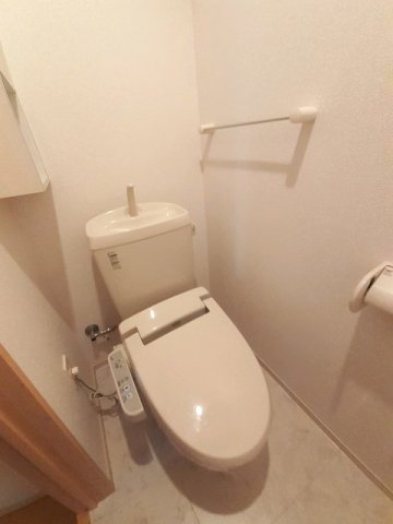 トイレ　落ち着いたトイレです
