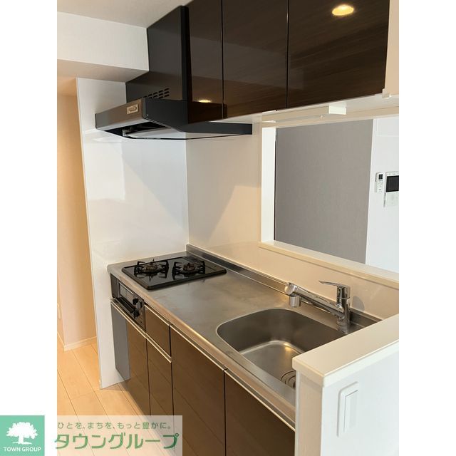 キッチン　※同タイプ・別部屋の写真になります