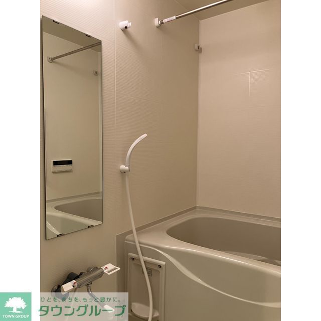 バス・シャワールーム　※同タイプ・別部屋の写真になります