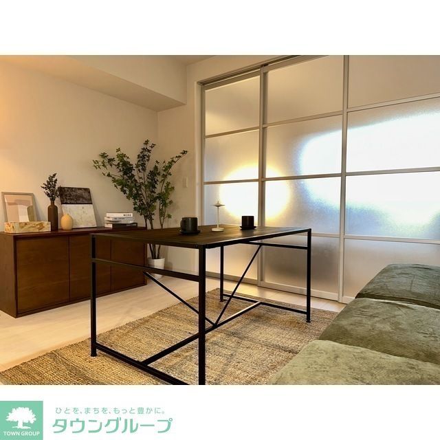 居室・リビング　※同タイプ・別部屋の写真になります