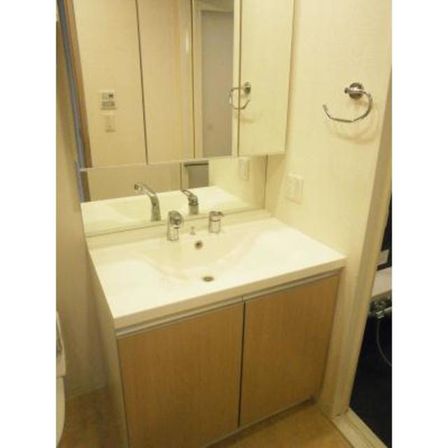 洗面設備　※写真は同タイプ住戸です。