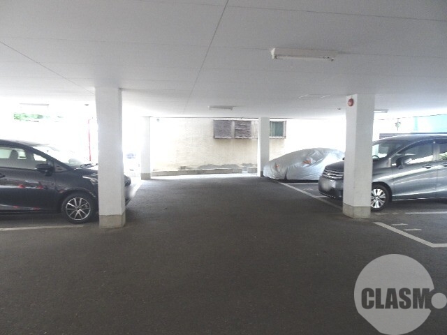 駐車場　敷地内駐車場