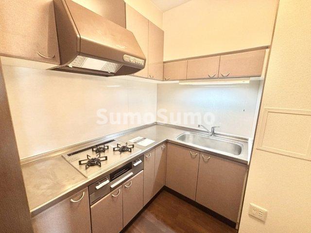 キッチン　コンパクトなキッチンで掃除もラクラク