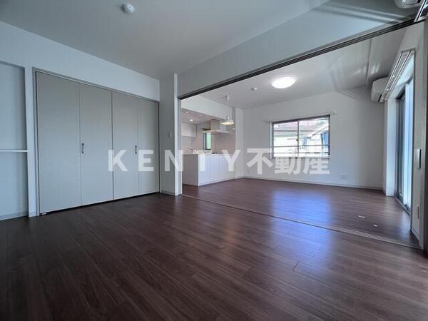 居室・リビング　居間です