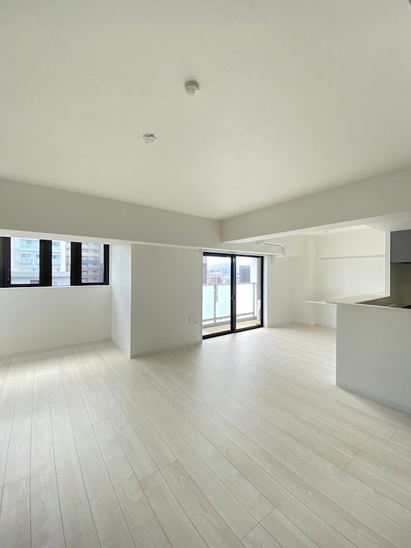 居室・リビング　※別号室参考写真