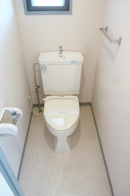 トイレ　★トイレに窓があります★