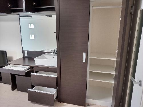 収納　お部屋によって壁の色が違う場合がございます。