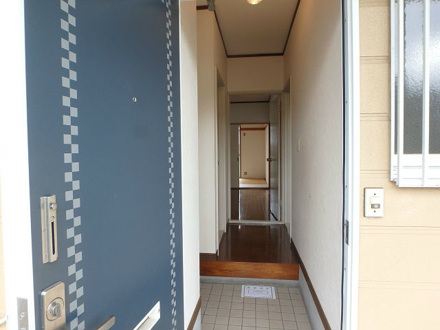 玄関　玄関ホールもあってお部屋が丸見えになりません