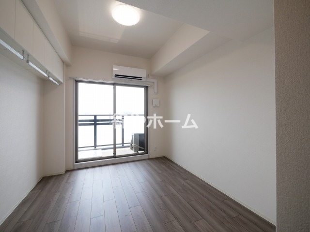 居室・リビング　スタンダードな洋室です