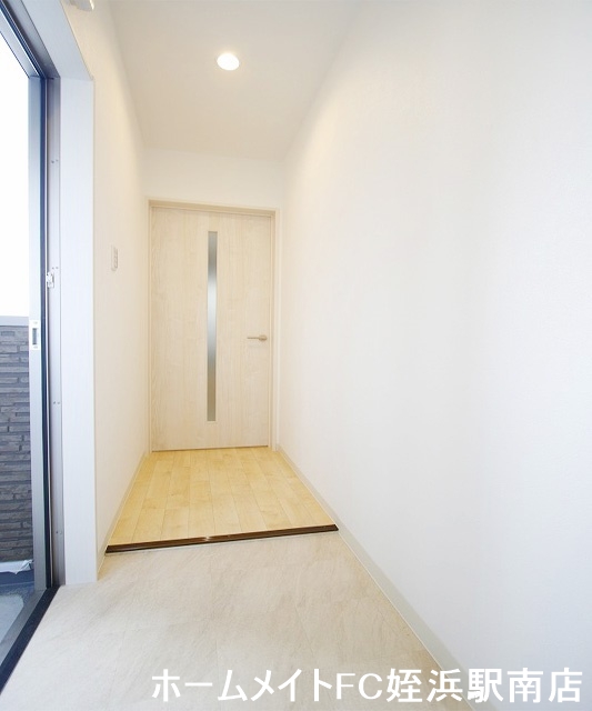 玄関　★玄関からウォークインクローゼットに行けます★参考写真