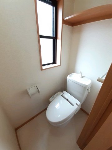 トイレ　落ち着いたトイレです