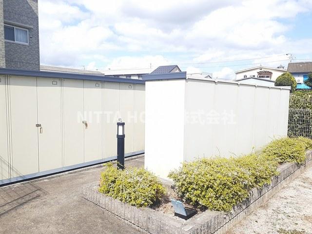 眺望　敷地内ごみ捨て場もあり〇