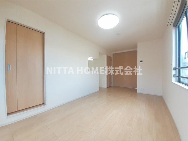 居室・リビング　12.2帖の広々リビングですよ(^_-)-☆