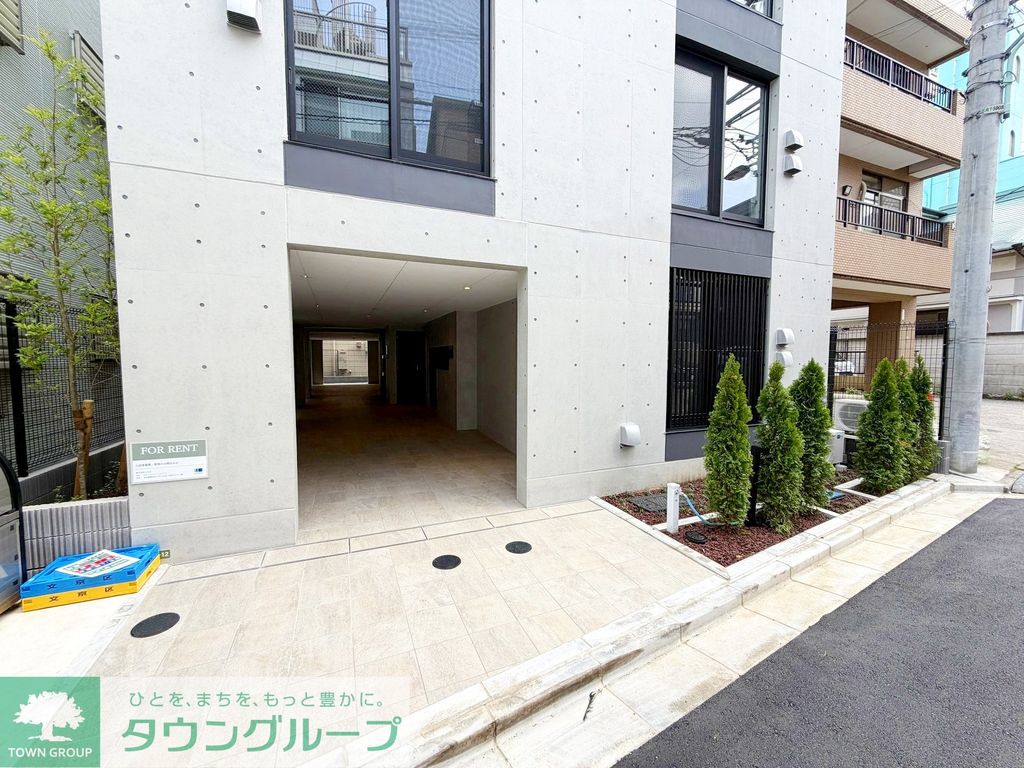 エントランス　駐車場