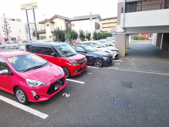 駐車場　駐車場