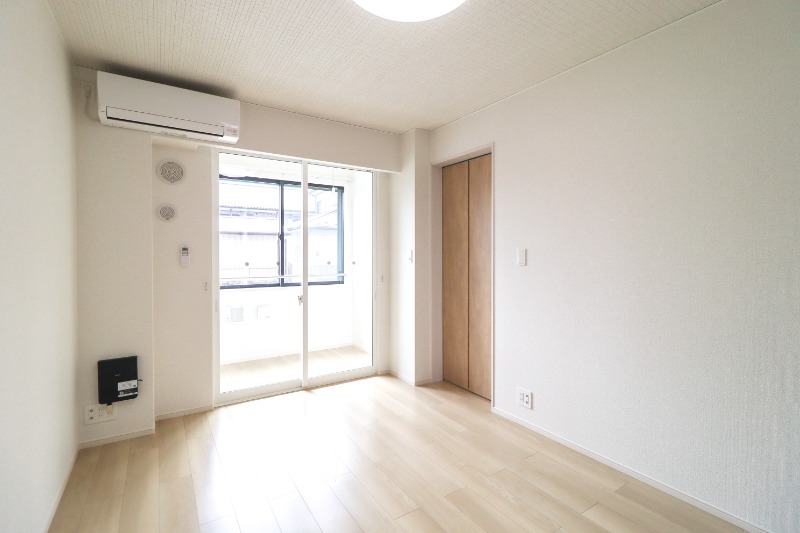 居室・リビング　図面と現状に相違がある場合には現状を優先