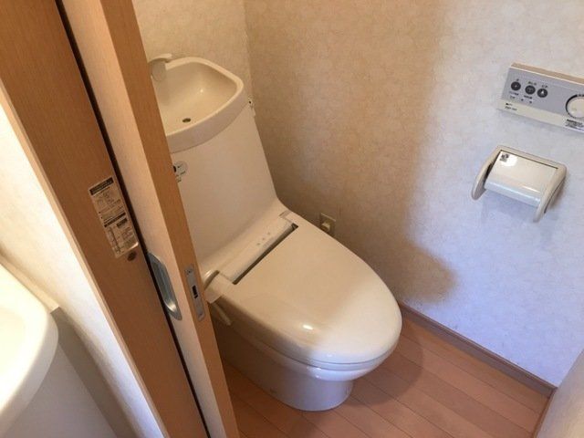 トイレ　トイレ