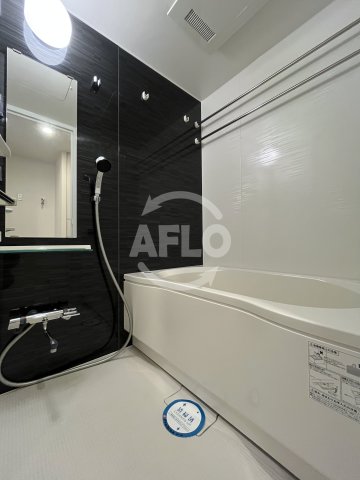 バス・シャワールーム　コンフォリア江坂　浴室