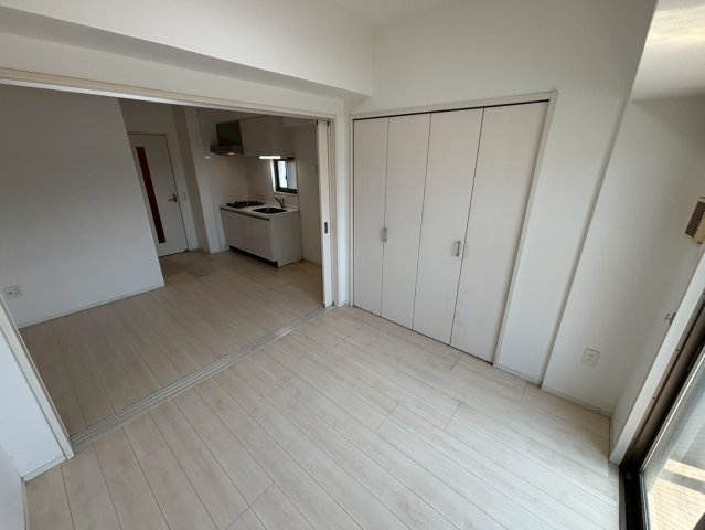 居室・リビング　同物件別部屋写真