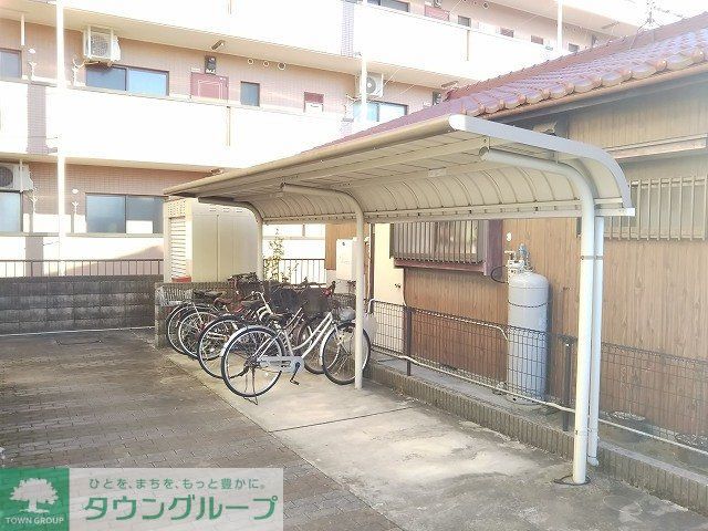 その他　屋根付き駐輪場