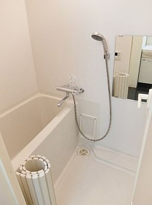 バス・シャワールーム　別部屋参考写真となります。