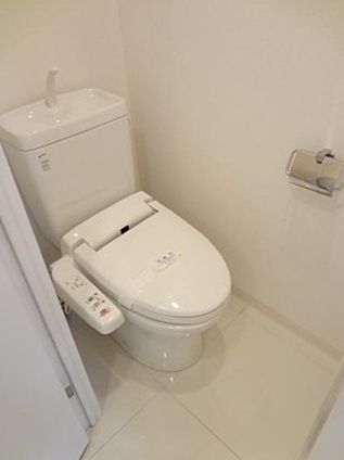 トイレ　別部屋参考写真となります。