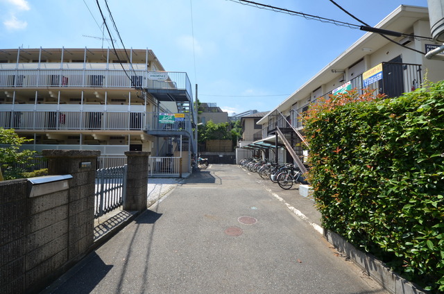 エントランス　★共用部分もしっかりお手入れされています★