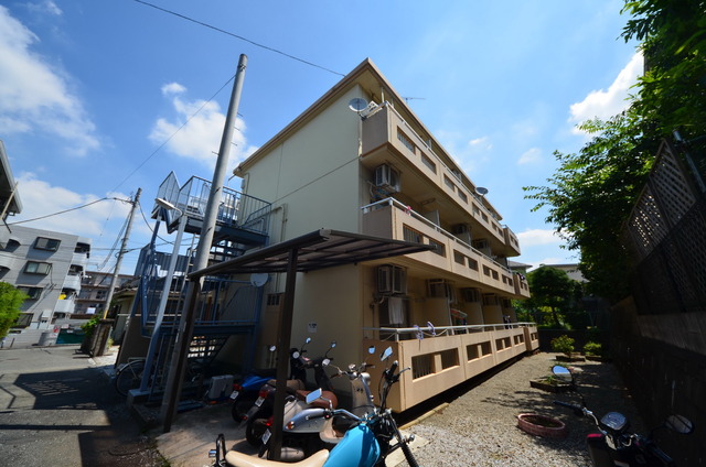 建物外観　★緑の多い、住みよいエリアに建つマンション★