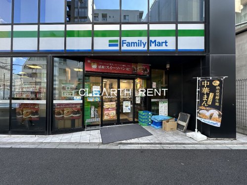 コンビニ　ファミリーマート 北参道駅前店（コンビニ）まで413m