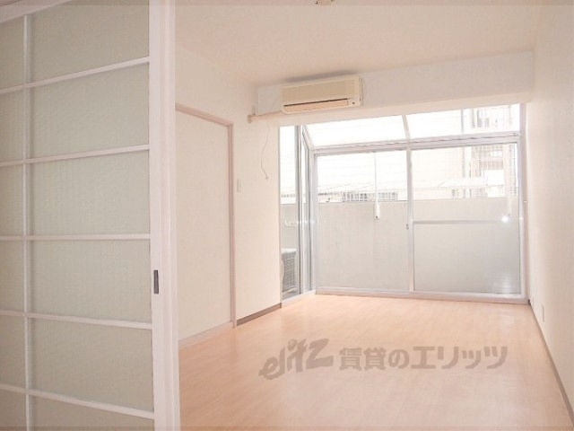 居室・リビング　洋室