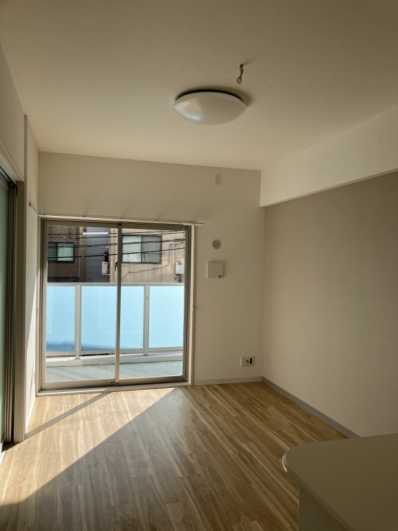 居室・リビング　広々とした洋室です