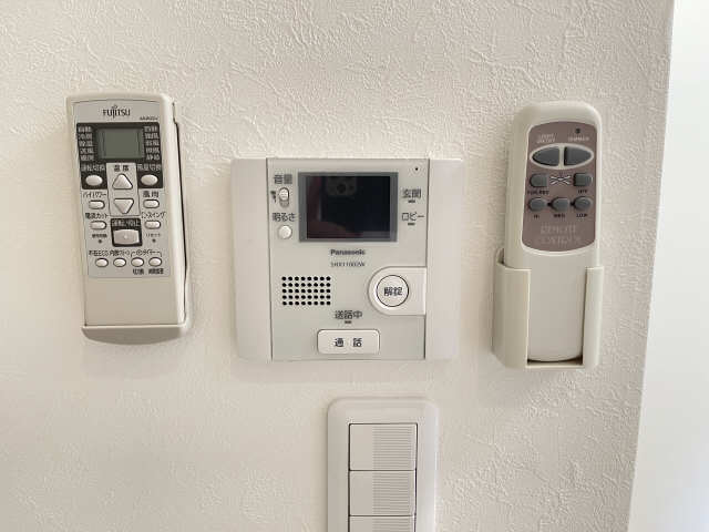 セキュリティ　モニター付きインターホン