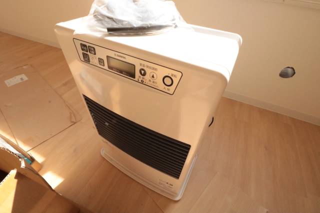 その他設備　灯油暖房♪