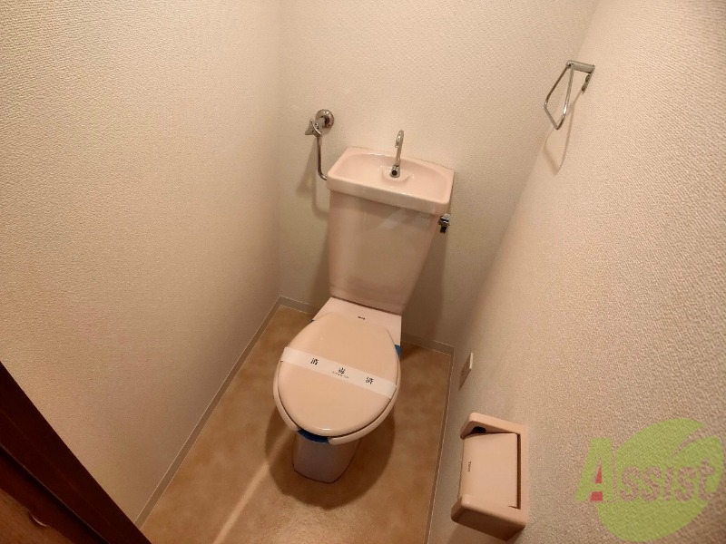 トイレ　こちらはトイレです。清潔感があり、安心して使用できます。