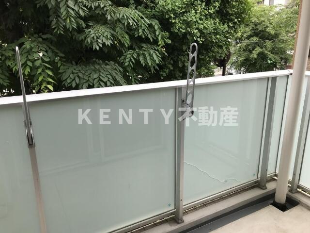 バルコニー　お洗濯にも便利なバルコニー付き
