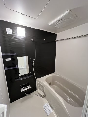 バス・シャワールーム　コンパクトで使いやすいお風呂です