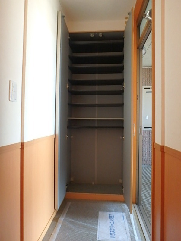 玄関　図面と現状に相違がある場合には現状を優先