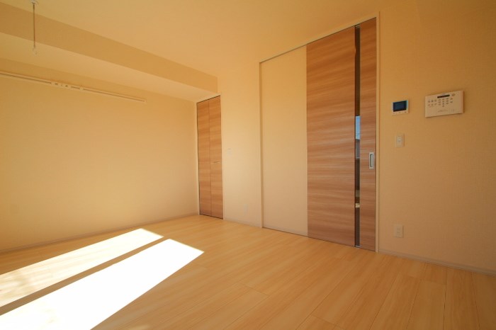 居室・リビング　8.18帖のフローリングのお部屋です