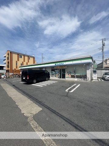 コンビニ　ファミリーマート鵠沼海岸七丁目店（コンビニ）まで737m
