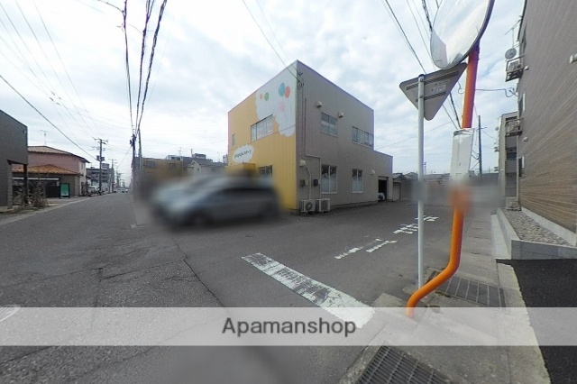 その他　前面道路（その他）まで0m