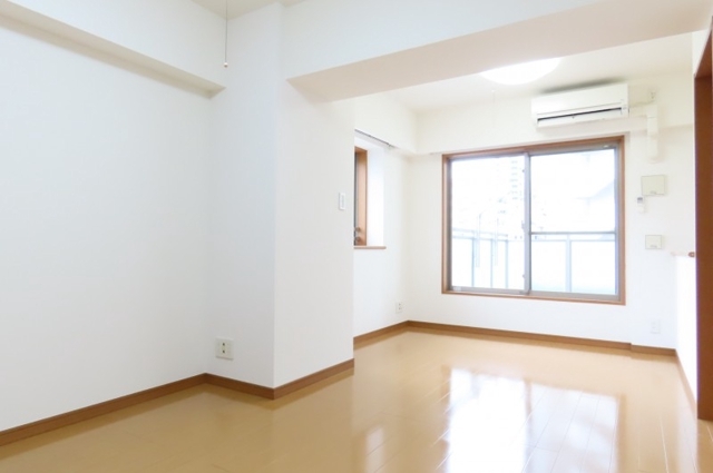 居室・リビング　★居室部分約9.2帖で広々したお部屋です