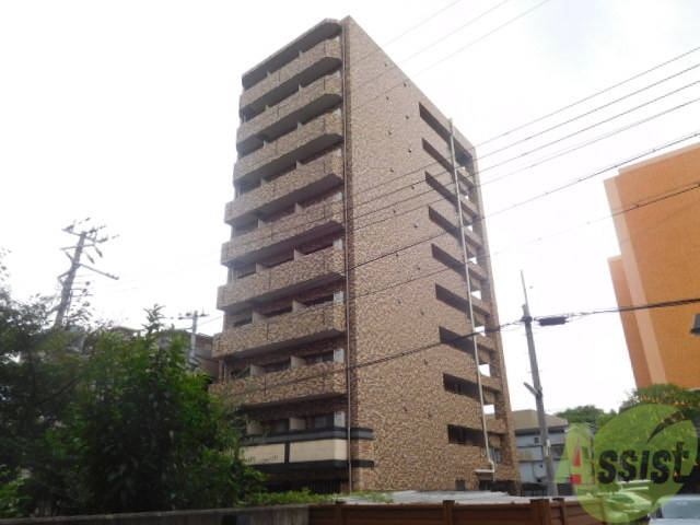 建物外観　シャープなデザインが印象的な洗練の住まい
