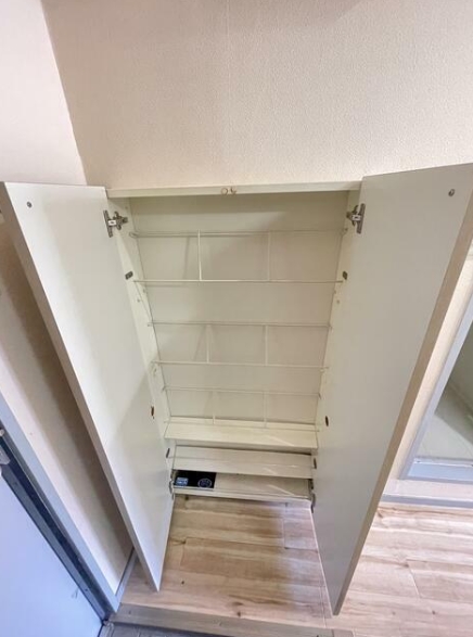 玄関　玄関にはシューズBOXあり☆