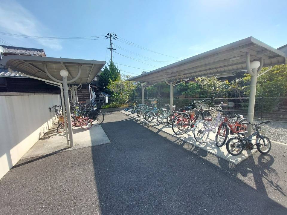 駐車場　駐輪場